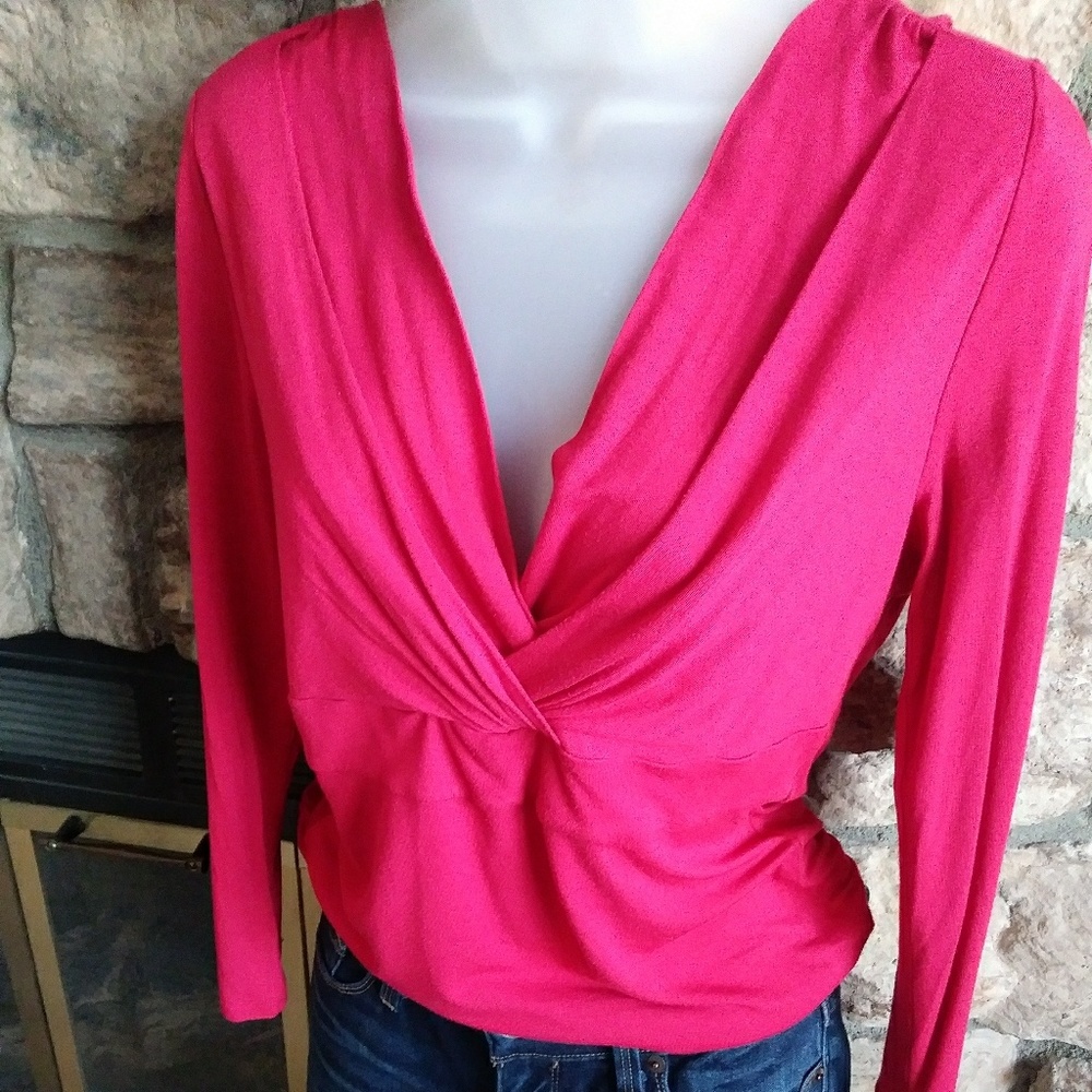 Adorable Ann Taylor knot front shirt